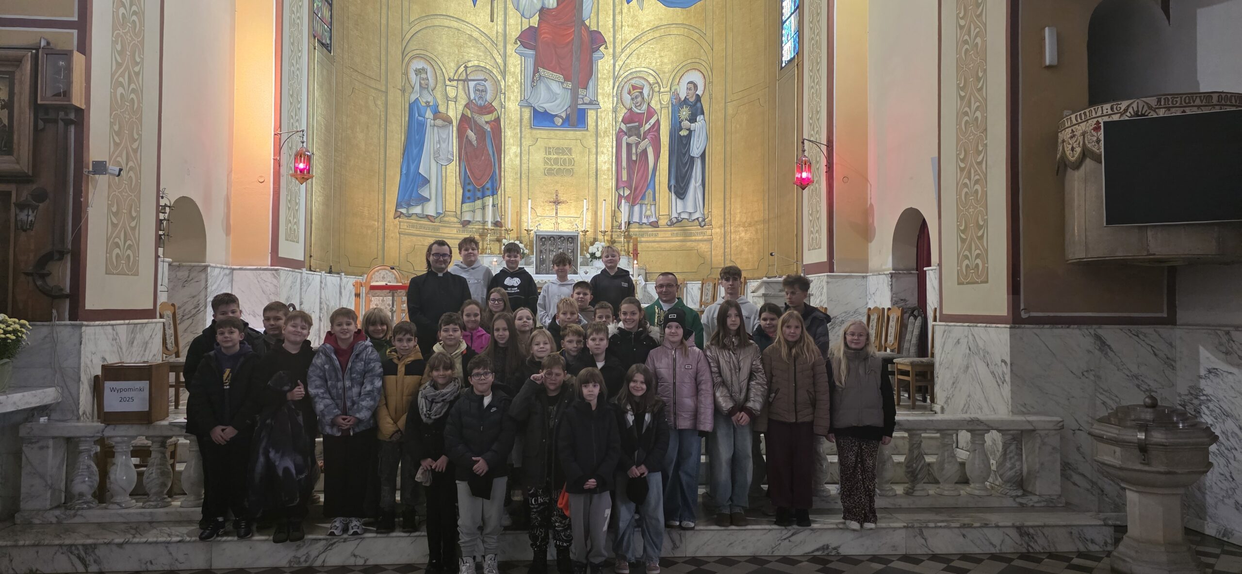 You are currently viewing Wycieczka dziecięcych grup duszpasterskich do&nbsp;Wrocławia – radość, modlitwa i&nbsp;wspólnota – zobacz zdjęcia i&nbsp;filmy!